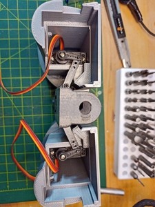 WALL-E (paperclip replacement using linkage arms)