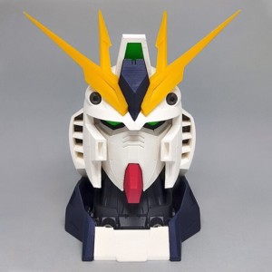 Nu Gundam Bust