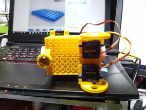 LEGO micro:bit robot car