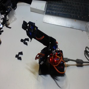 Create a robot arm to remember movement