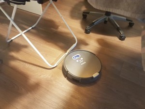 Vacuum robot fence for clothes airer