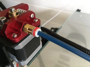 Bowden tube coupler clip