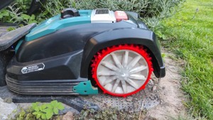 robot mower wheels for Ferrex R800 /Yardforce !! More traction!!