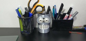 FUTURAMA'S BENDER PEN HOLDER