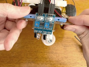 2WD Chassis Infrared Sensor Holder/Mount with M3 holes for Arduino