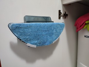 SUPPORT FOR WATER TANK OF ROBOT VACUUM CLEANER (GADNIC)