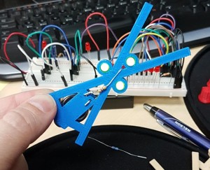 Support for 3 LED and CR2032 Battery