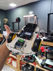 2WD SMART CAR CHASSIS FOR USE WITH ARDUINO OR RASPBERRY PI